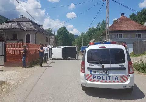 Fetiță de 13 ani din Alba, lovită mortal de o mașină când mergea pe bicicletă. Șoferul a intrat pe contrasens