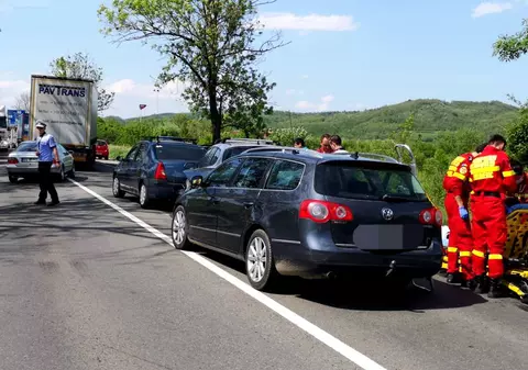 Accident pe DN1. Trei persoane rănite. Traficul este dirijat