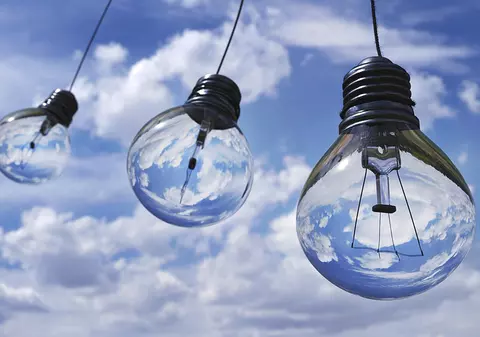 Cum puteți economisi 20% din factura la energie electrică: spălați hainele la 30 de grade, folosiți cuptorul cu ventilație