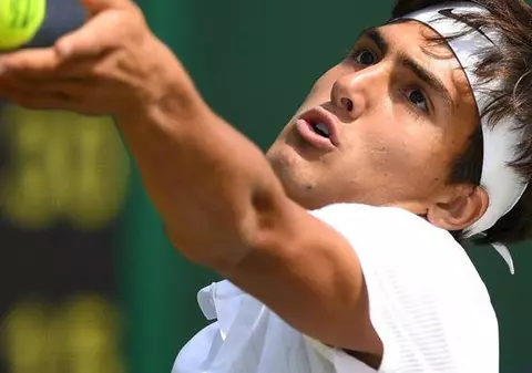 Roman Burruchaga, fiul fostului mare fotbalist argentinian, a debutat cu o victorie la Wimbledon în concursul juniorilor