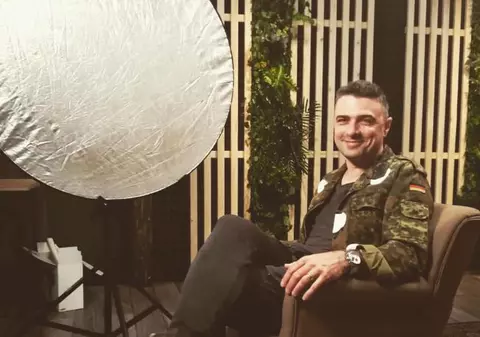 Cornel Ilie a devenit tată pentru a doua oară. Prima imagine cu bebelușul