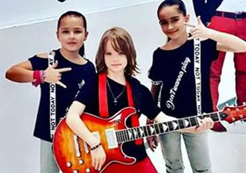 Doi frați, două destine fericite! David Dobrincu, vedetă la doar 8 ani, Sebastian, milionar în America la 20 de ani