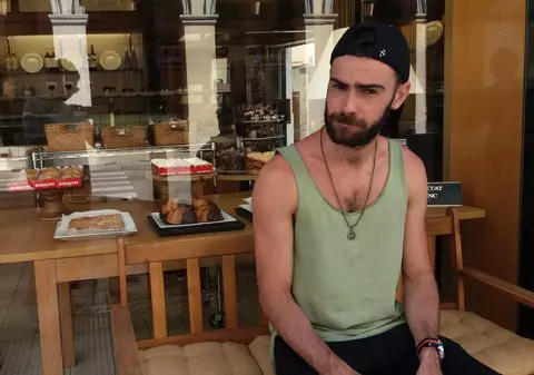 Denis Hanganu, protagonistul serialului Sacrificiul, s-a bucurat de vacanță în Barcelona