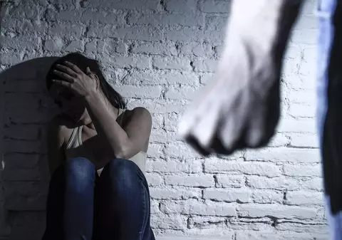 De ce crește violența domestică de Crăciun. Mărturia unei femei care a decis să divorțeze de Ajun: „Am făcut un cadou tuturor!”