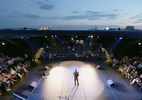 Recomandările culturale ale săptămânii. Descoperim cum se simte Pescărușul pe acoperișul TNB-ului