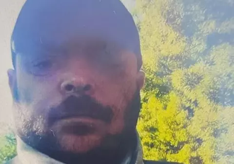 Român plecat la muncă în Anglia, mort în chinuri groaznice. Cortul lui a fost incendiat. Ultima imagine cu Ionuț