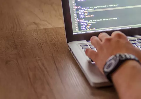 IT-iștii din România sunt cei mai prost plătiți din regiune. Până și informaticienii bulgari primesc mai mult