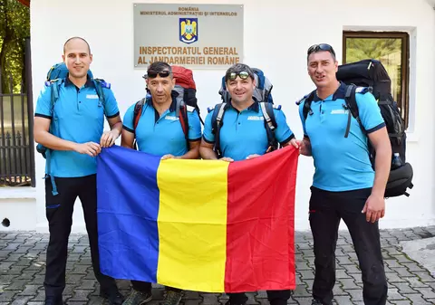 Steagul României va fi arborat în vârful Europei, Elbrus. Patru jandarmi montani au plecat în expediție