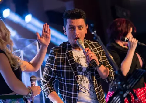 Fostul rocker al “cârcotașilor” se apucă de muzică clasică. Marius Popa: “Sunt cel mai bătrân din clasă, la Conservator”