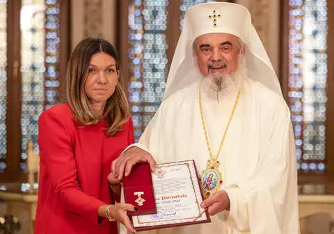 VIDEO | Simona Halep a primit joi Ordinul "Crucea Patriarhală". Patriarhul Daniel: "E pentru mulţi tineri un simbol al speranţei"