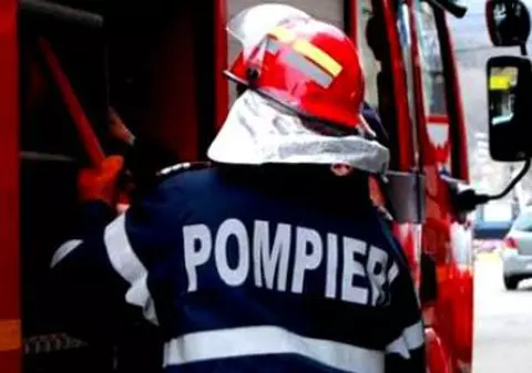 Incendiu la o langoșerie în Timișoara. Un tânăr a ajuns la spital cu arsuri pe mâini și pe gât