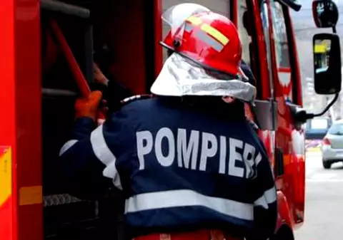 Pompier din Neamț, condamnat la închisoare pentru că a venit beat la serviciu. Avea sticla de vin cu el și o alcoolemie de 3,6 la mie