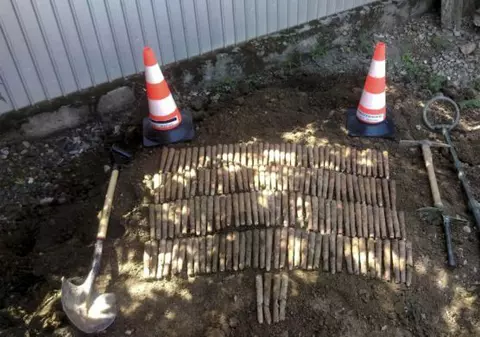 163 de proiectile din Al Doilea Război Mondial, găsite într-o gospodărie din Bacău