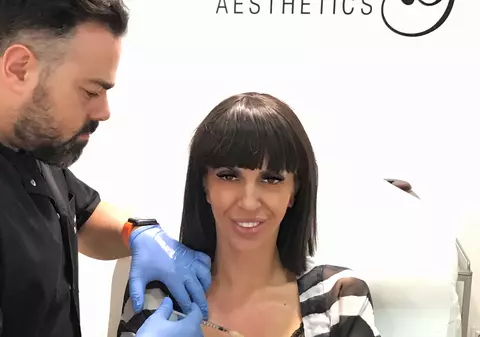 Cum și-a întinerit Raluca Bădulescu pielea decolteului și a gâtului