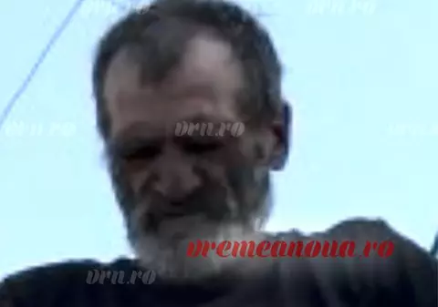 Un bărbat a amenințat că se aruncă de pe acoperișul bisericii, nemulțumit că nu a fost plătit