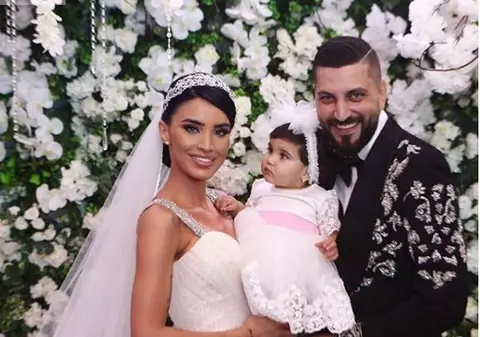 Cum a arătat tortul de la nunta Adelinei Pestrițu cu Virgil Șteblea. A fost coborât din tavan