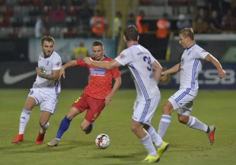 FCSB - Mlada Boleslav 0-0, în turul III preliminar din Liga Europa. Bară Panțâru! La Giurgiu, înainte de meci, Mircea Lucescu a fost în vestiar și i-a încurajat pe elevii lui Andronache
