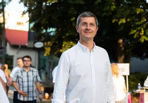 PNL o trimite pe Dăncilă să candideze la Videle, unde a pierdut "lamentabil". Barna o provoacă la o dezbatere în stradă, la Iaşi