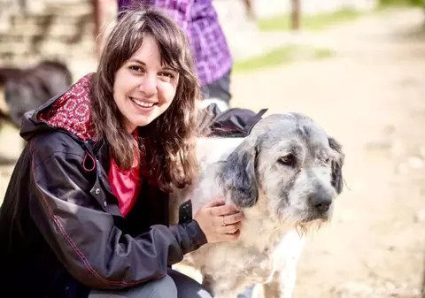 Andra Mîrza, o tânără poetă din Ploiești, s-a înecat în mare, la Vama Veche. „A apucat să publice o carte. Acum tace”