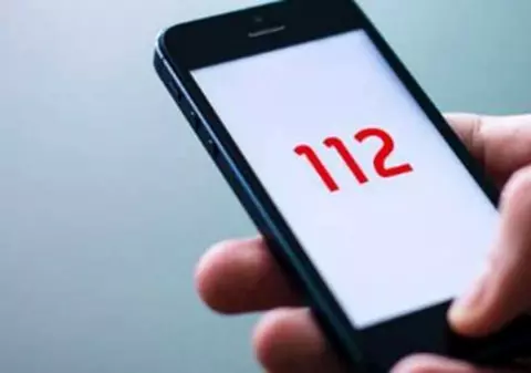 Un bărbat a sunat la 112 pentru că operatorul de telefonie a refuzat să-i rezilieze contractul. Poliția Buzău se confruntă cu numeroase apeluri false