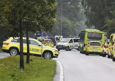 Focuri de armă într-o moschee din Oslo. Un suspect a fost arestat, iar o persoană rănită