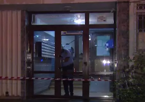 Un bărbat de 56 de ani din București s-a aruncat de la etajul 11 al blocului în care locuia. Vecinii spun că intrase în depresie, după moartea soției sale