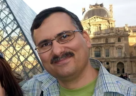 Cariera politică a lui Bogdan Drăghici, omul care a intrat cu mașina în gardul Ambasadei Rusiei: fost șef de cabinet al lui Băsescu, nenumărate scandaluri
