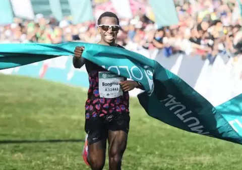 La Campionatul Mondial de Alergare de 50KM de la Braşov vin cei mai buni ultraalergători ai momentului. Este primul mondial organizat vreodată în România