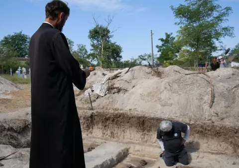 Video  | Anchetă a procurorilor la o biserică din Cluj-Napoca, după ce un preot i-a lăsat pe oameni să intre în lăcașul de cult