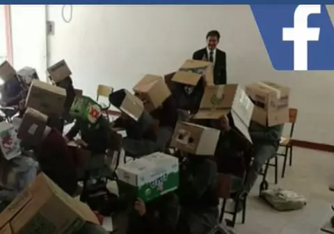 Metoda unui profesor din Mexic pentru ca elevii să nu copieze la examene: le-a pus cutii de carton pe cap