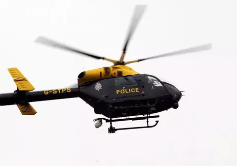 Mai mulți Polițiști britanici foloseau aparatura unui elicopter pentru a filma femei goale și cupluri care făceau sex