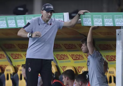 VIDEO / Bolnav de leucemie, Sinișa Mihajlovic și-a respectat promisiunea și a stat pe banca Bolognei după 40 de zile de chimioterapie