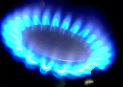 Plafonarea prețului la gaze nu mai poate fi prelungită mult, anunță Bolojan. De ce Bruxelles-ul forțează Guvernul să ia rapid o decizie