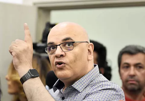 Raed Arafat ia apărarea colegilor care nu au intrat în apă după o fată în pericol de înec. „Echipajele SMURD de pe plajă nu sunt echipaje de salvamar”