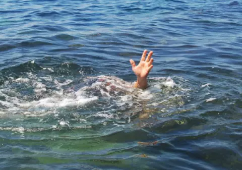 Un român din Italia s-a înecat sub ochii iubitei și ai unei fetițe de 10 ani