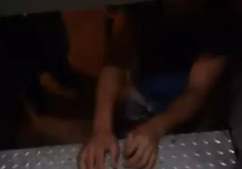 Un tânăr şi un copil au căzut în gol cinci etaje cu liftul la Piatra Neamț