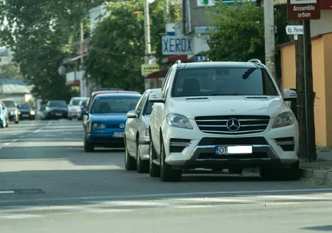 Caracal, orașul contrastelor: mașini de zeci de mii de euro la polul sărăciei