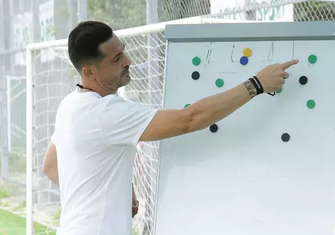 FRF a anunțat notele celor 19 candidați admiși la cursurile pentru obținerea licenței UEFA PRO. Mirel Rădoi, premiant