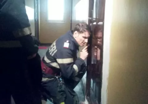Femeie din Constanța, găsită moartă în casă, înconjurată de pisici