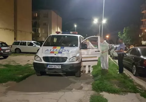 Cadavrul unui copil, găsit lângă un cimitir din Arad de un bărbat care îşi plimba câinele