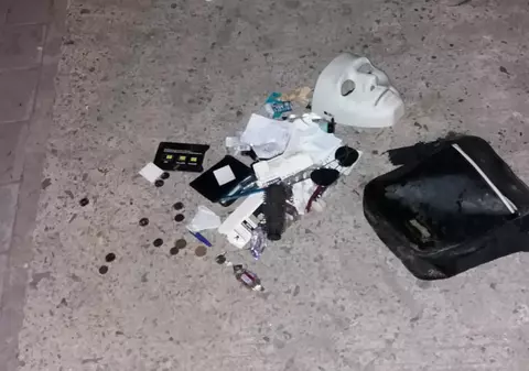 Un bărbat din Năvodari care a vrut să atace mai mulți oameni cu două cuțite, împușcat de polițiști!