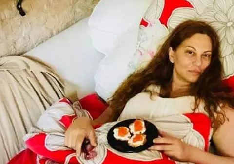 Prima româncă din moda internațională a anilor ’90 a ajuns la urgență! Nelly Năstase: “A fost o operație grea”