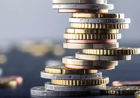 ANALIZĂ LIBERTATEA | Rectificarea bugetară, apă de ploaie. Guvernul trebuie să facă rost de 15 miliarde de lei până în noiembrie