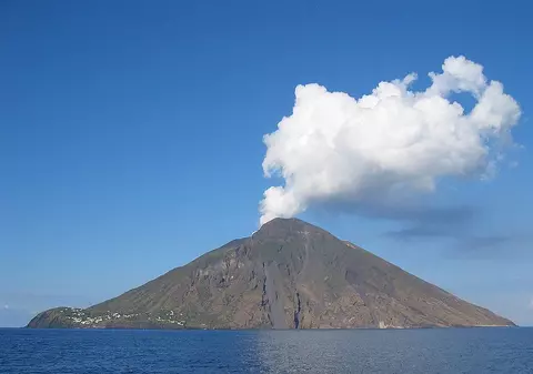 Vulcanul Stromboli din Italia a erupt din nou