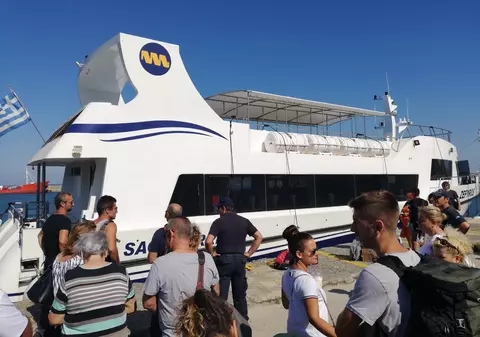 MAE anunţă reluarea curselor cu feribotul de pe insula Samothraki către continent. Zeci de români sunt încă blocaţi în Grecia
