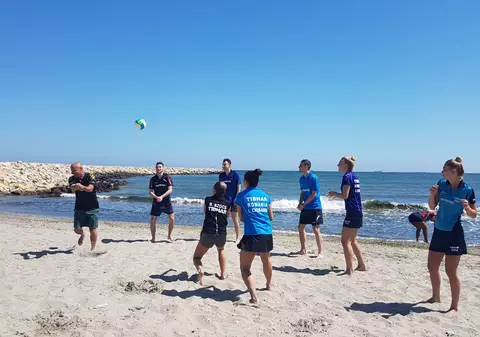 Tenis de masă. Relaxare cu volei pe plajă, înaintea Campionatului European