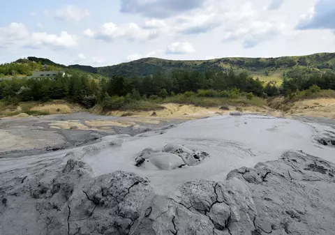 Vulcanii Noroioși - când este cel mai bine să vizitezi vulcanii noroioși din România