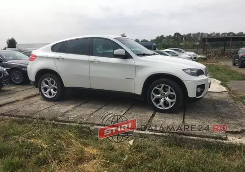 Un român a vrut să intre în țară pe la vama Petea cu un BMW X6 furat din Italia