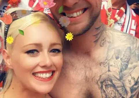 Un britanic, tatăl a trei copii, a murit după ce a sărit de la etajul șapte al unui hotel din Palma de Mallorca. El a căzut pe un autoturism