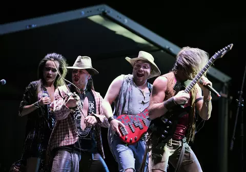 Spectacol pe scena Retro Music Festival 2019. Gestul făcut de unul dintre componenții trupei Rednex în fața tuturor